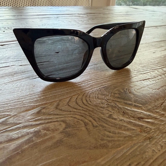 Quay Australia Glossy Black Cat-Eye Sunglasses - Picture 5 of 5